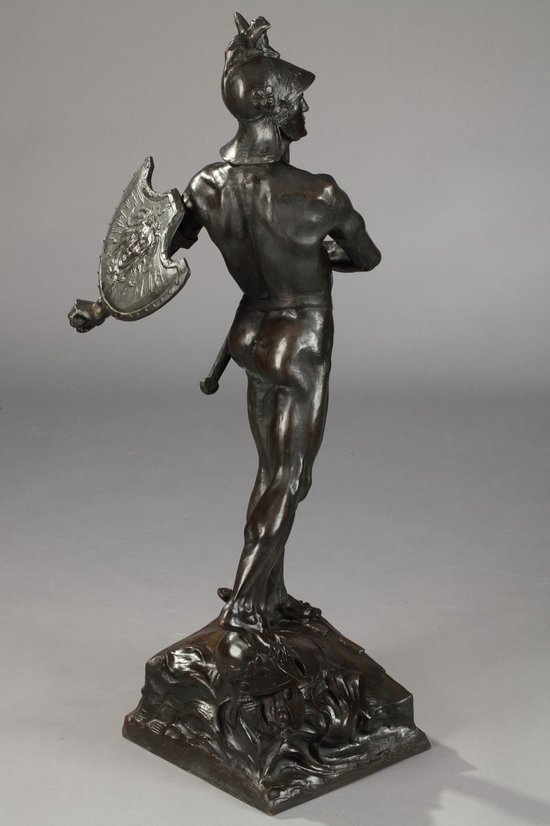 Scultura in bronzo "Il Guerriero" di Auguste de Wever