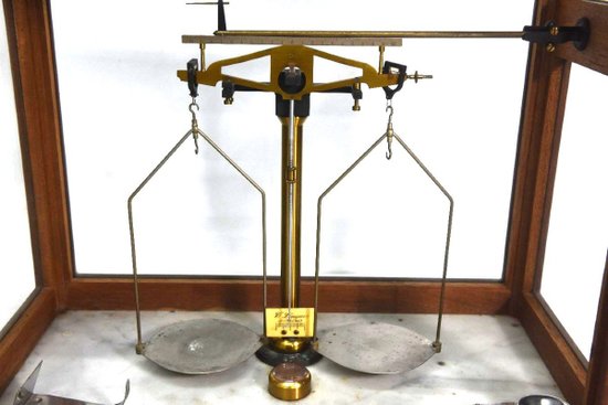 Trébuchet d'époque 1900 De Laboratoire
