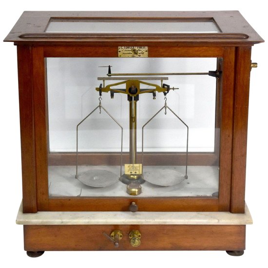 Trébuchet d'époque 1900 De Laboratoire