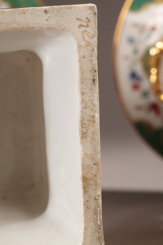 Medici Vases In Porcelain Of The Louis-Philippe Period