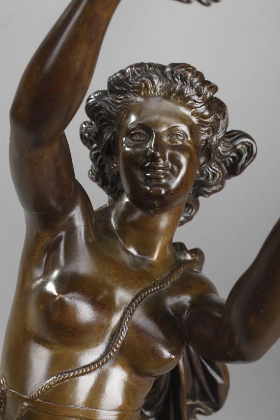 Bronzo "Donna con colombe" di Charles-Alphonse Gumery