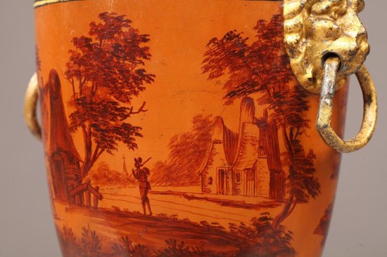 Rare Paire De Fontaines à Boisson à Décor En Camaïeu