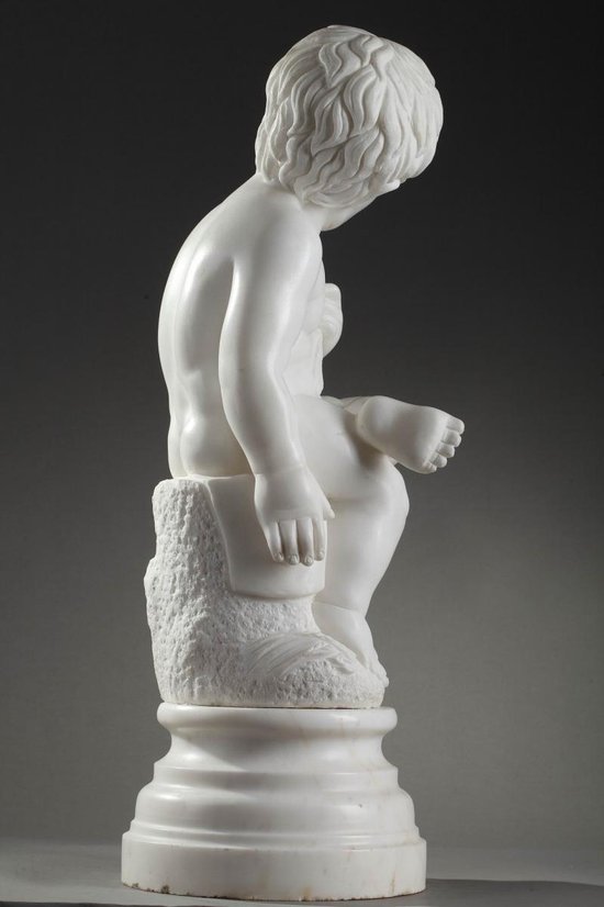 Skulptur Aus Weißem Marmor "Putto Mit Weizenähren".