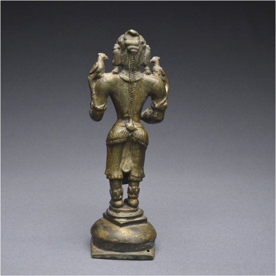 Inde, XIXème siècle, Lampe à huile cérémonielle en bronze représentant Lakshmi