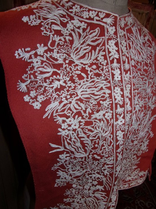 Gilet brodé pour femme, époque fin XIXe siècle