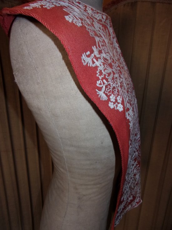 Gilet brodé pour femme, époque fin XIXe siècle