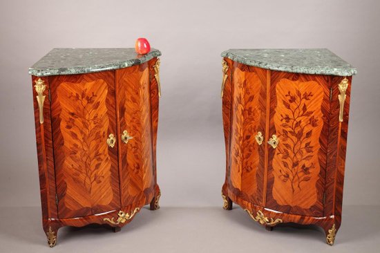 Paire d'Encoignures En Marqueterie De Fleurs d'époque Louis XV