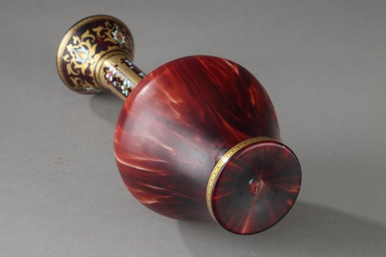 Vase En Verre Opalin à Décor Oriental