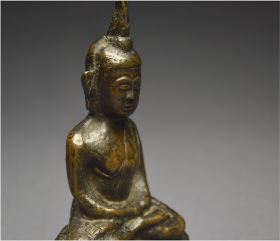 Laos, XVIIIème - XIXème siècle, Bouddha en bronze en position de méditation
