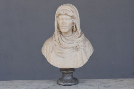             Coppia di busti orientalisti in marmo di Carrara XIX secolo