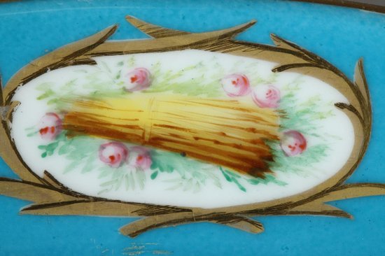 Coupe En Porcelaine Bleue Dans Le Style De Sèvres, XIXe Siècle