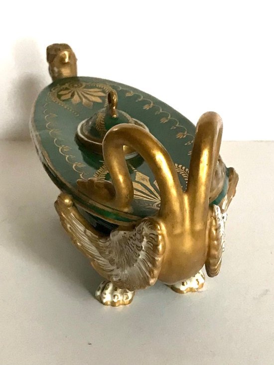 19th century hard porcelain inkwell