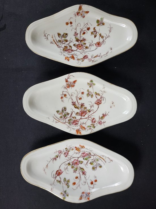 Service de table en porcelaine Paris "à la ville St Denis" - Nouveauté