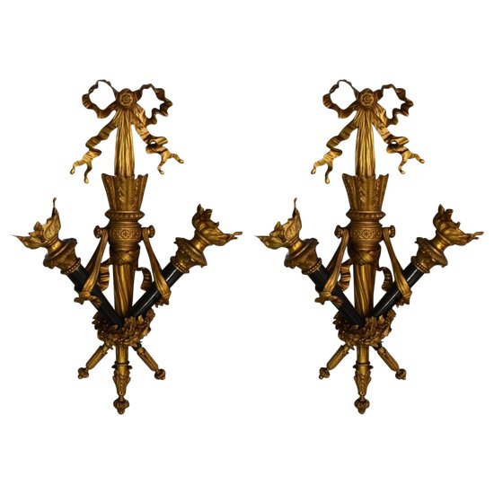             Paire d'Appliques Aux Flambeaux Bronze Style Louis XVI            