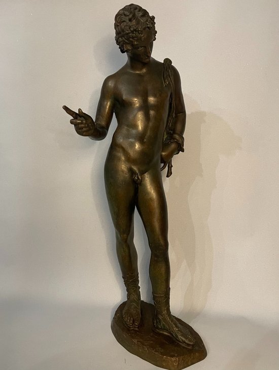 Narciso di Pompei, scultura in bronzo del "Grand Tour" del XIX secolo.