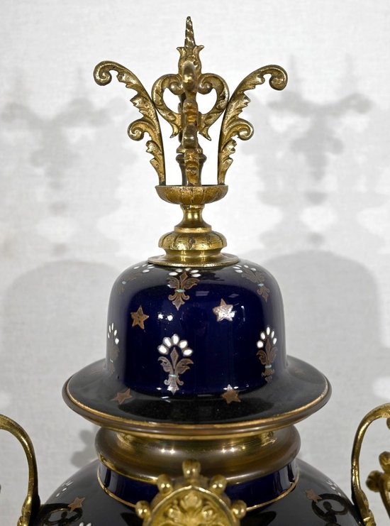 Important Gilded Bronze Mantel Set - Late 19th Century