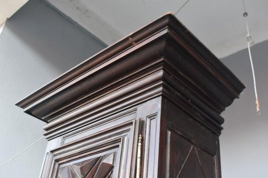             Importante Bonnetière En Noyer Louis XIII époque XVIIIème            