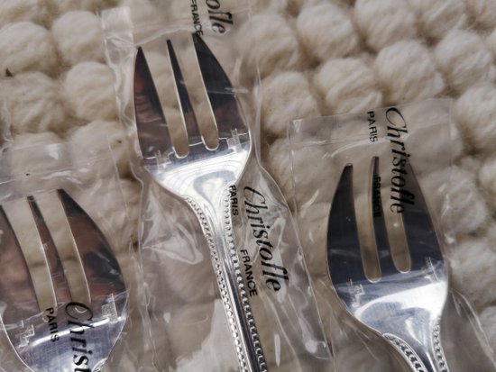 & 2 Christofle oyster forks, "Perles" model, silver plated