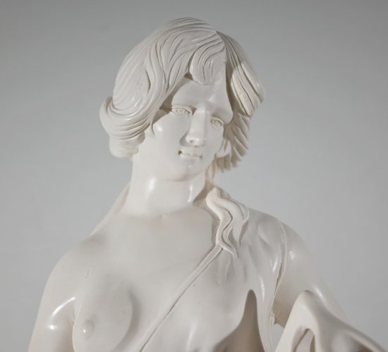 Importante statua, "Giovane donna con brocca" - seconda parte del XX secolo