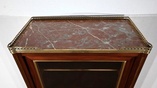 Small Mahogany display case, Louis XVI style - End of XIXth century
