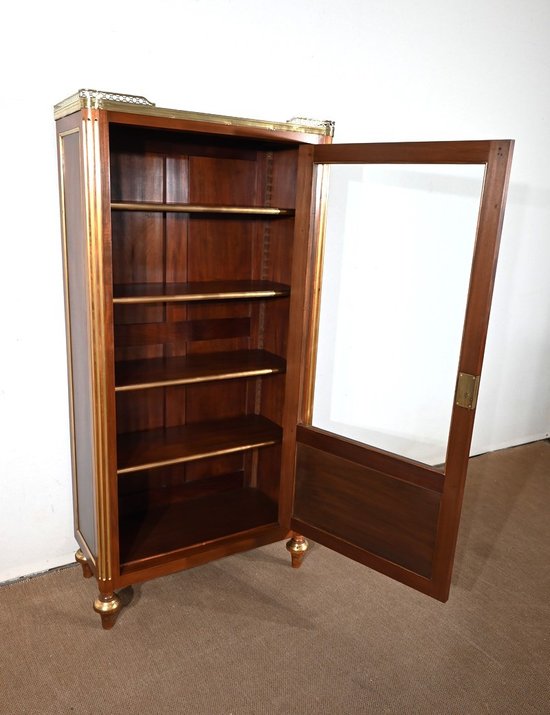 Small Mahogany display case, Louis XVI style - End of XIXth century