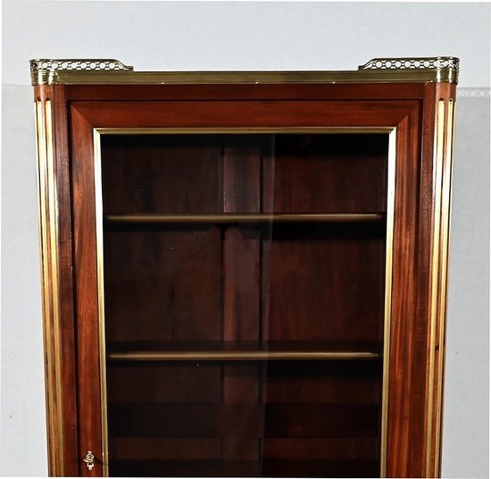 Small Mahogany display case, Louis XVI style - End of XIXth century