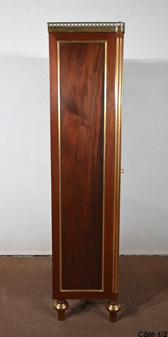 Small Mahogany display case, Louis XVI style - End of XIXth century
