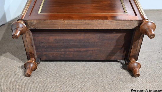 Small Mahogany display case, Louis XVI style - End of XIXth century