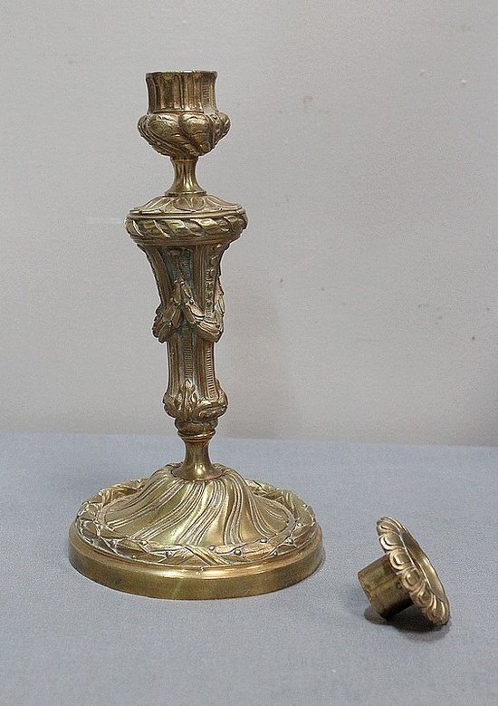 Paire de Flambeaux en Bronze Doré, style Louis XVI - XIXe