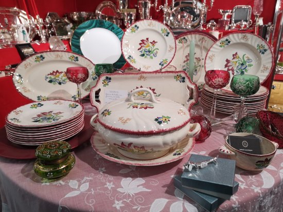 Service de table Longwy en faïence modèle Marseille 45 pièces