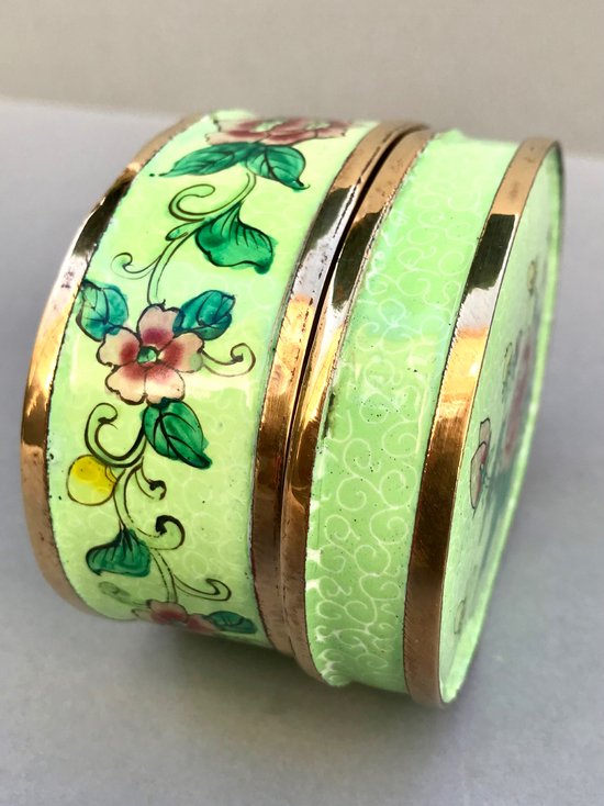 Chine Boîte à bijoux émail cloisonné roses de Chine début XXème
