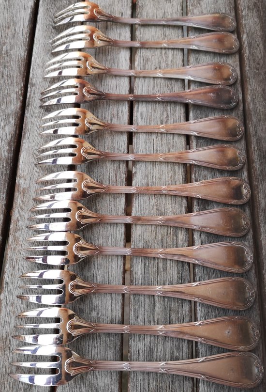 12 silver plated cake forks, "Ribbons" model, Christofle goldsmith's shop