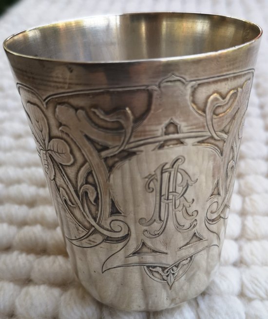 Timpani floral decoration, sterling silver fleur-de-lis, punch neck brace Monogram "RA"