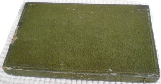Box of 12 ribbed sleeves silver sleeves filled with art nouveau decor