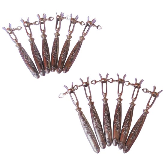 Box of 12 ribbed sleeves silver sleeves filled with art nouveau decor