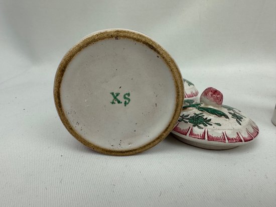 Series of small covered pots in earthenware small fire, XIXth century