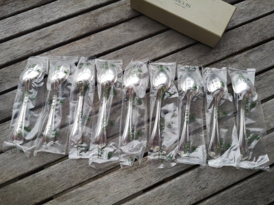 9 cucchiaini da caffè in argento modello