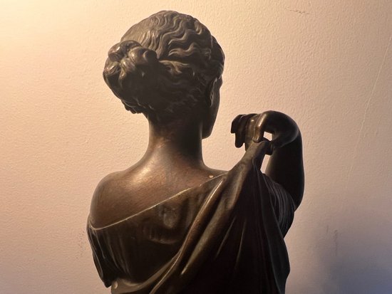 Statua in bronzo di donna greca Artemide 44 cm