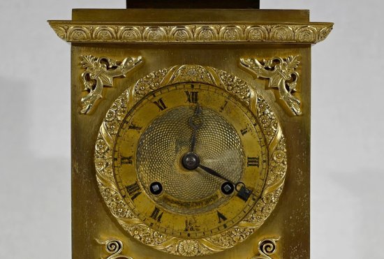 Clock in gilt bronze, stamped A. Destape - Early XIXth century