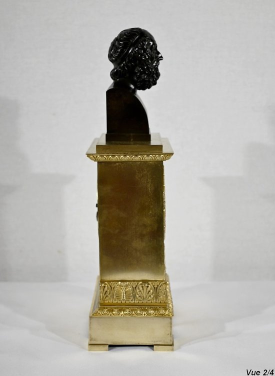 Clock in gilt bronze, stamped A. Destape - Early XIXth century