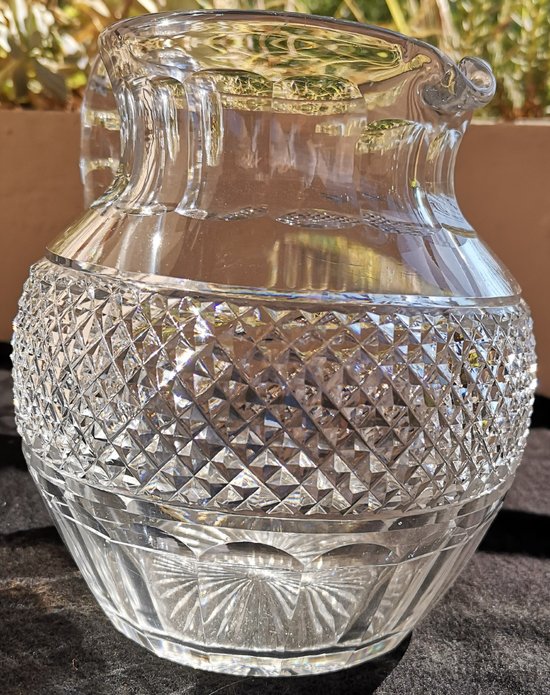Lovely crystal pitcher "Trianon" model in Saint-Louis crystal