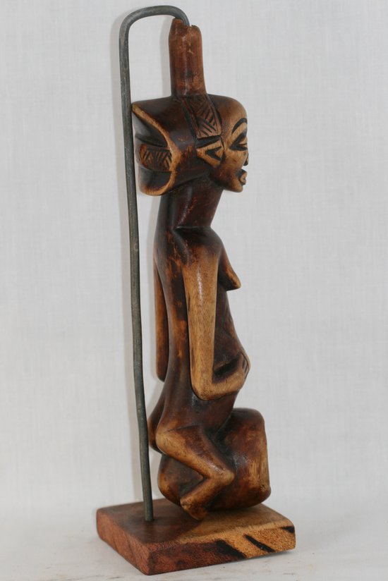 Ancienne pipe à eau, LUBA, RDC