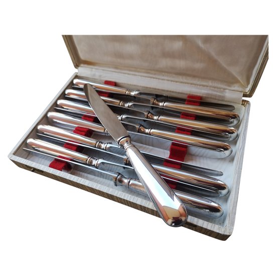 Case : 12 silver plated dessert knives, Baguette orfèvrerie Saint Médard model