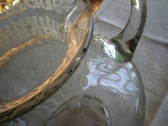 Elegant vase with handles in etched glass (C 0065 BIS)
