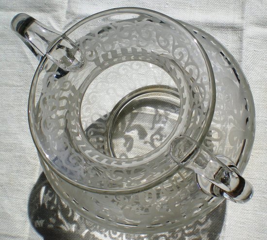 Elegant vase with handles in etched glass (C 0065 BIS)