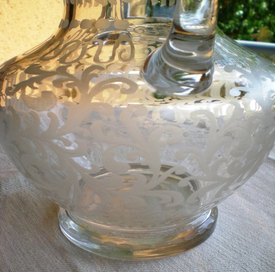 Elegant vase with handles in etched glass (C 0065 BIS)