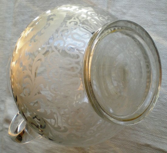 Elegant vase with handles in etched glass (C 0065 BIS)