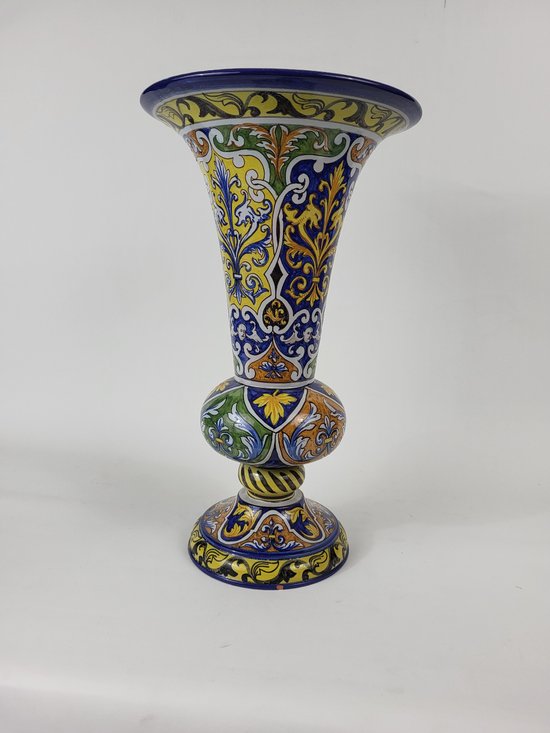 Important vase cornet en faïence de Nevers Antoine Montagnon