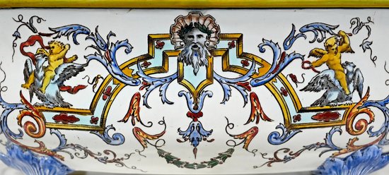 Planter in Gien earthenware, Renaissance style - Early XXth century