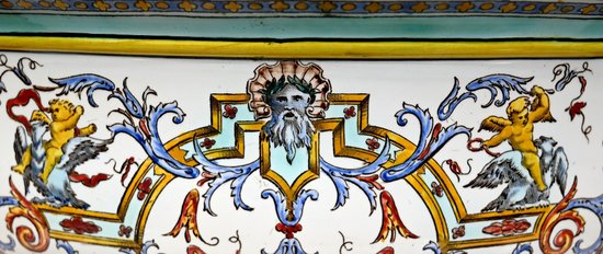 Planter in Gien earthenware, Renaissance style - Early XXth century